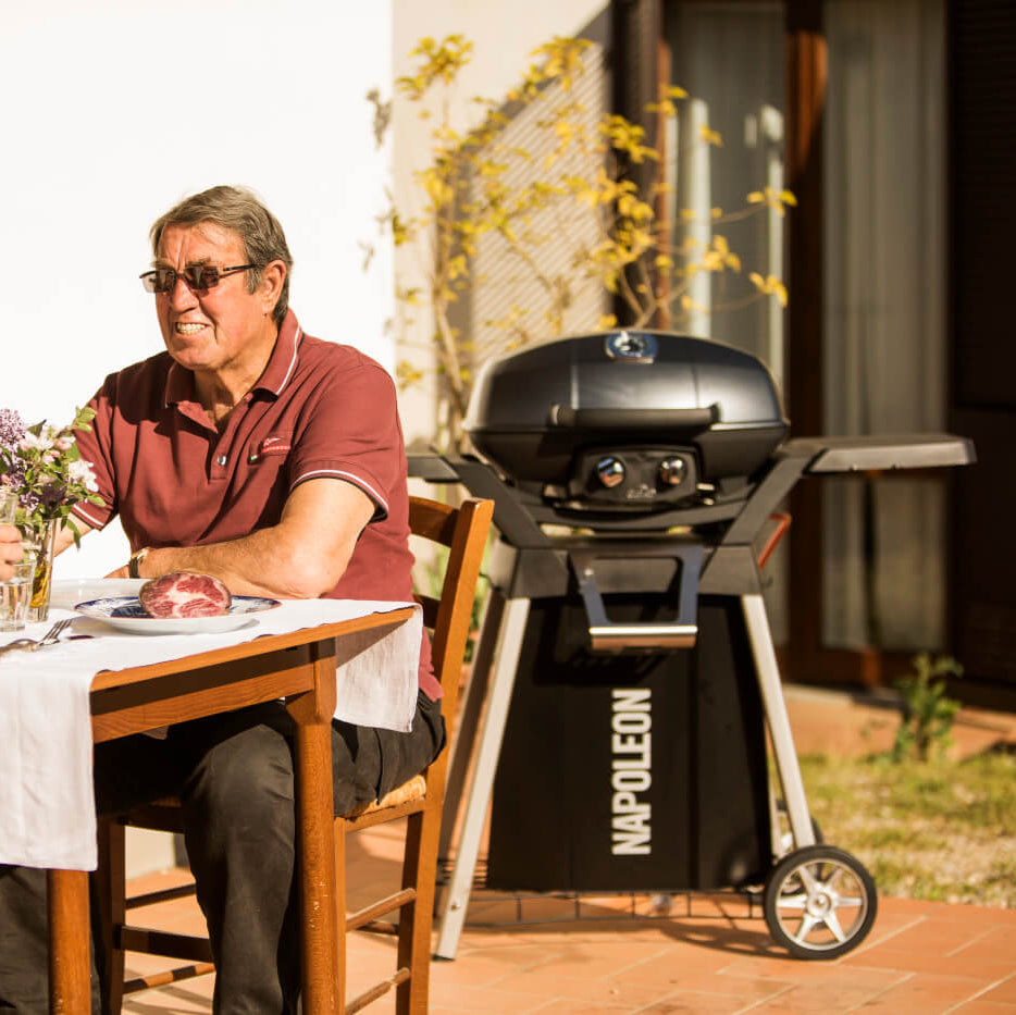 Napoleon TravelQ™ PRO285 Portable Gas Grill