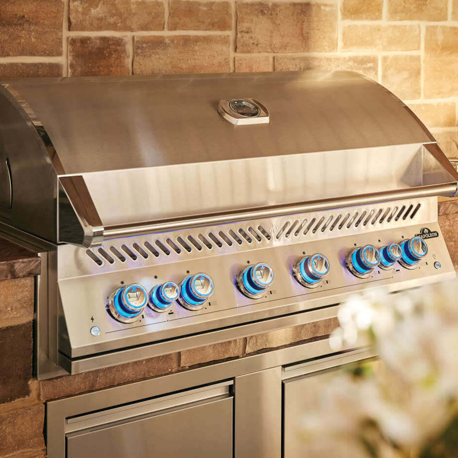 Napoleon Built-In 700 Series 44-inch Gas Grill with Rear Infrared Burner (NATURAL GAS)