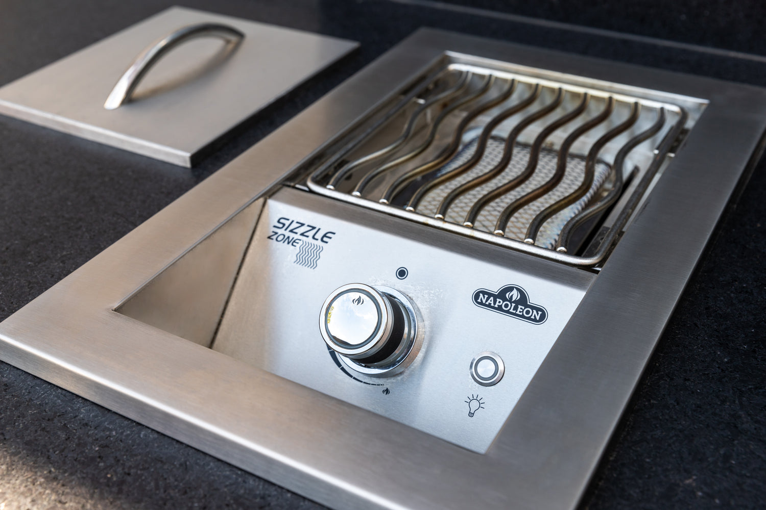 Napoleon Built-in 700 Series Single Infrared Burner with Stainless Steel Cover (NATURAL GAS)
